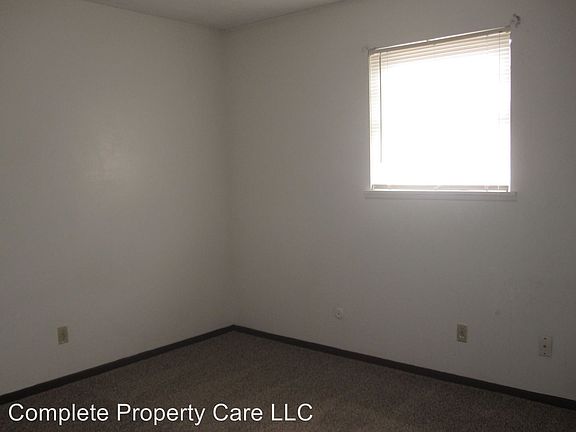 5th image of 2824 E Memorial Dr APT 3