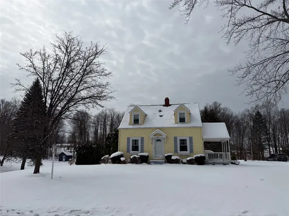 2804 Wellington Rd, Erie, PA 16506