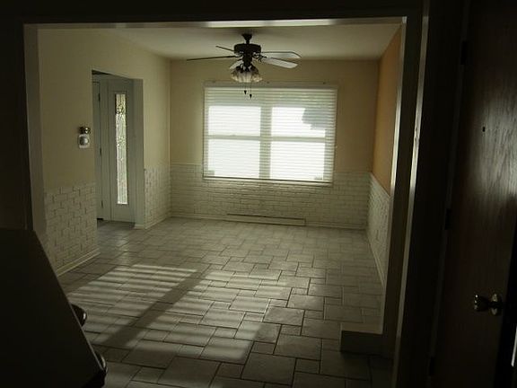3rd image of 243 Marshall Blvd