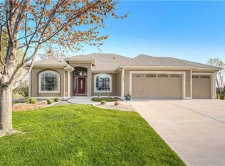 1402 Sandwick Cir, Raymore, MO 64083