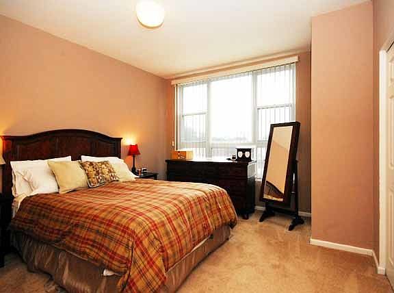 5th image of 4514 W Belmont Ave #8