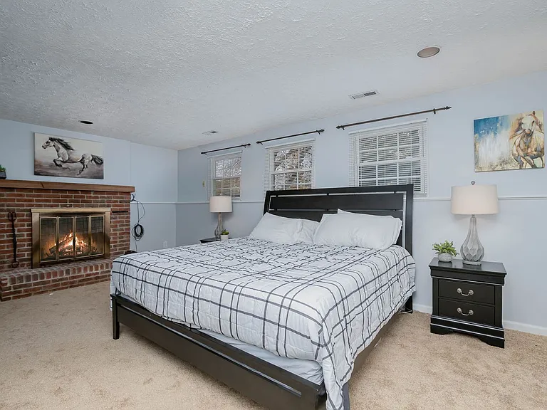 1387 Firethorne Dr — Photo 16