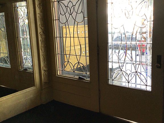 4th image of 1005 Hyde St #29