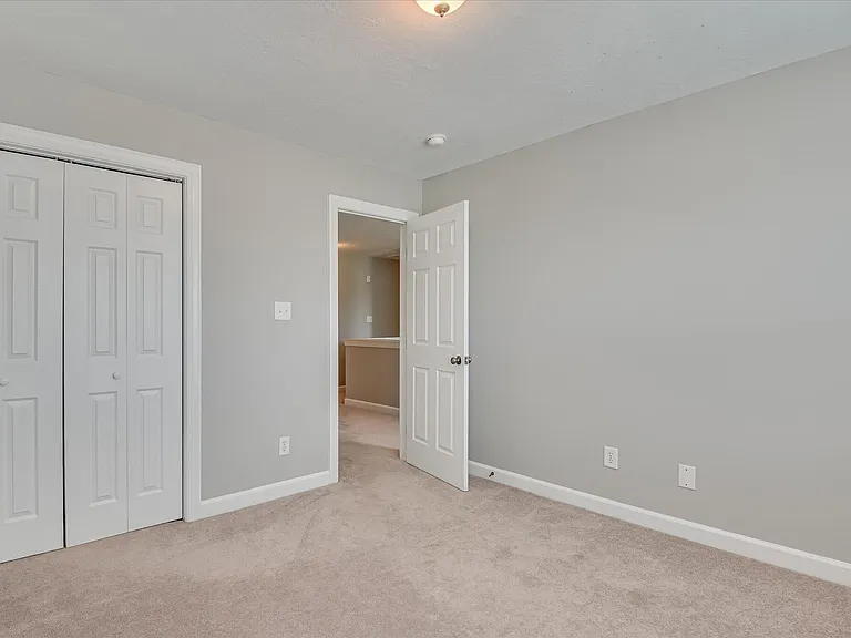 158 Kenilworth Dr — Photo 35