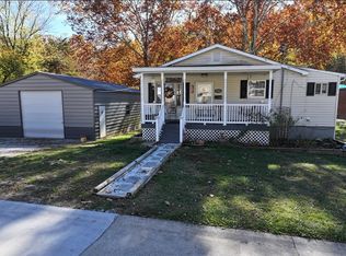3944 39th St E, Nitro, WV 25143