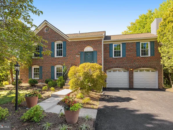 13346 Point Rider Ln, Herndon, VA 20171