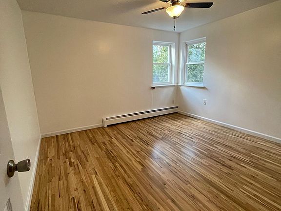 4th image of 196 Bay 35th St #1A