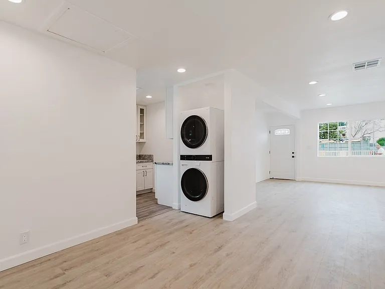 18308 Gresham St — Photo 30