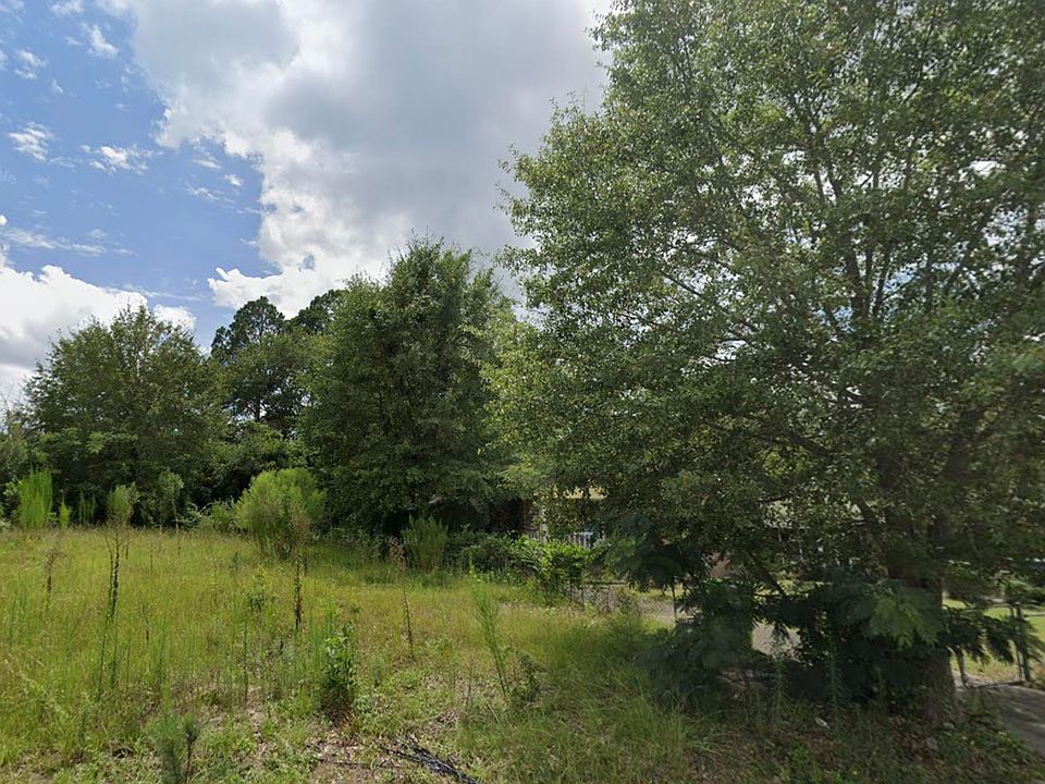 2nd image of 336 Galbra St