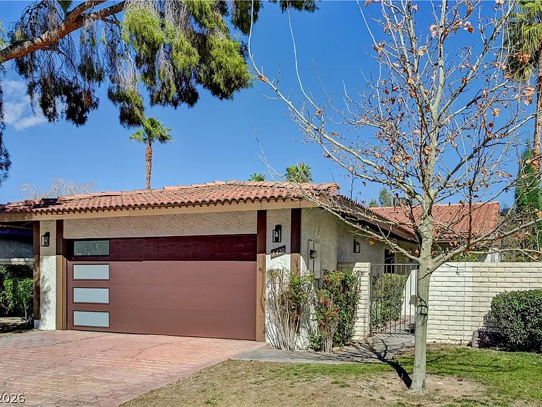 3420 Calle De Corrida — Photo 2