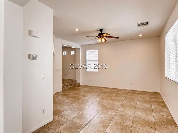 4th image of 1028 Sweeping Vine Ave