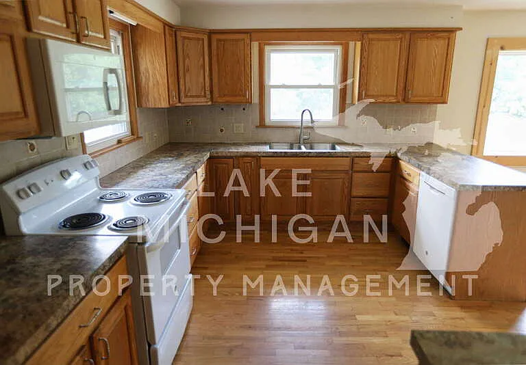 3108 Ottogan St — Photo 2