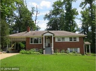 809 Forest Dr S, Oxon Hill, MD 20745