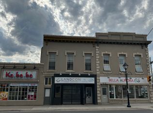 15240 Yonge St, Aurora, ON L4G 1L9