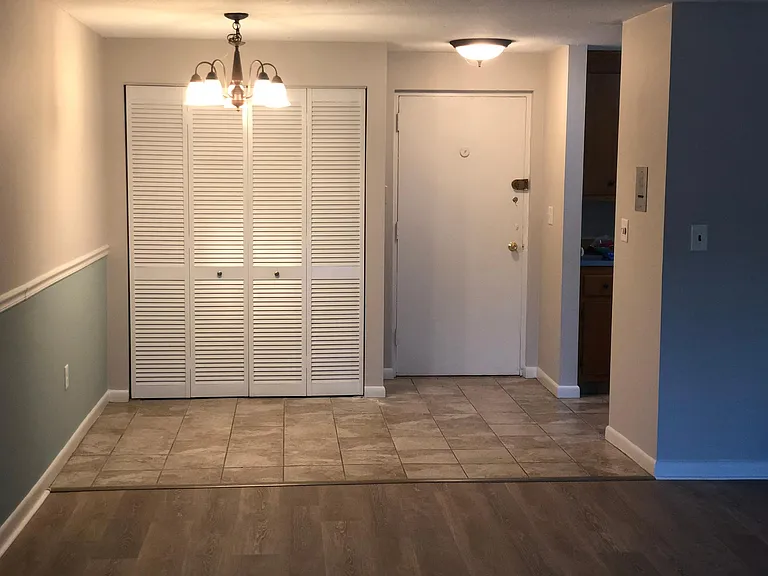 28 Fountain Ln #3 — Photo 1