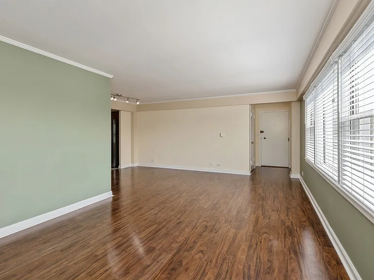 1101 Grove St #6B — Photo 3