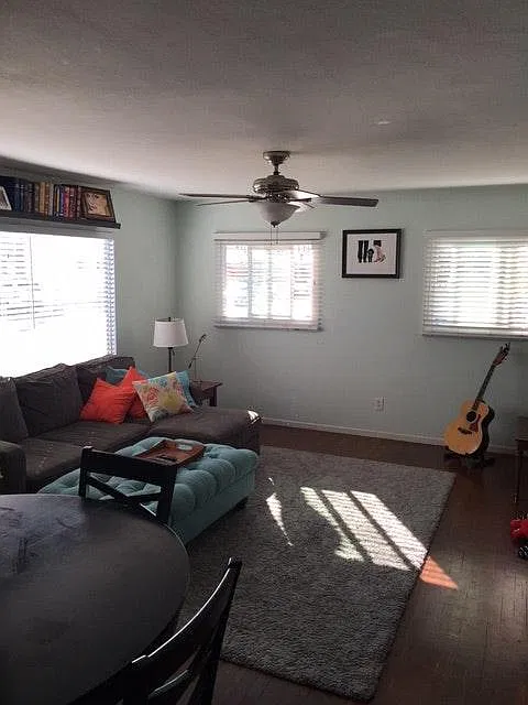 2 bed, 1000 sqft, $4,200 — Photo 2