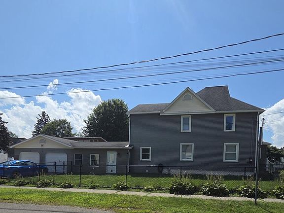 3rd image of 201 Olive St