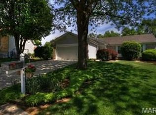 74 Walnut Way Ct, Saint Charles, MO