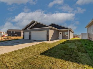 5867 Ellis Dr W, West Fargo, ND