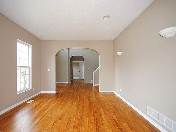 2nd image of 35532 Nightshade Ln