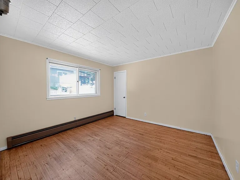 11 Spencer Ave — Photo 11