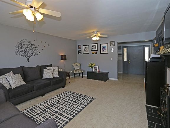 3rd image of 424 Mutton Creek Dr