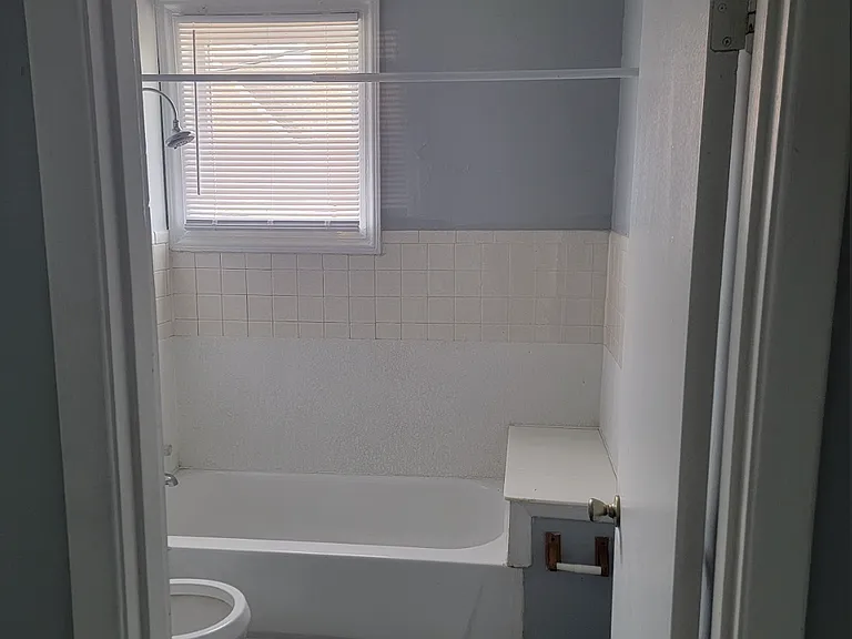 502 Hart St #504 — Photo 18