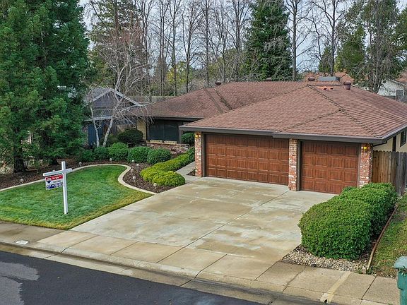2nd image of 3777 Sweetwater Dr
