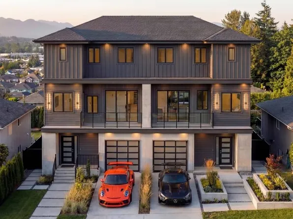 18998 62nd Ave, Surrey, BC V3S 8K7