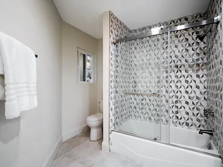4732 Del Moreno Dr — Photo 42