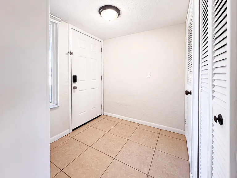 18102 Sandalwood Dr #102 — Photo 15