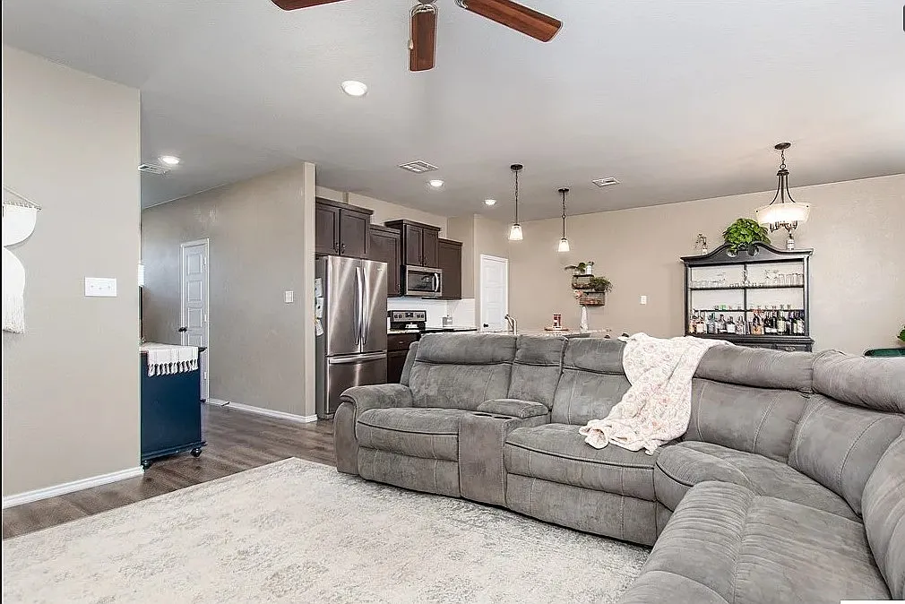 7701 Purvis St — Photo 3