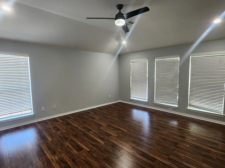 417 Saddlebrook Dr — Photo 20