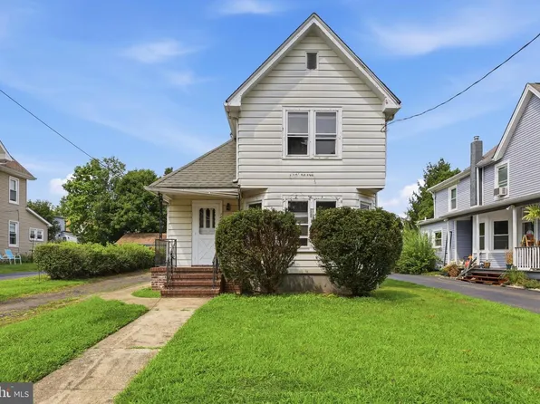 128 Center St, Hightstown, NJ 08520