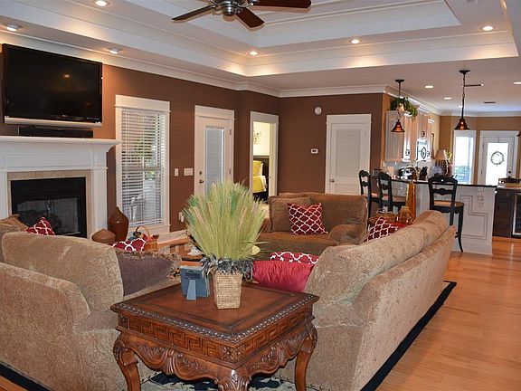 5th image of 133 Brookwood Dr
