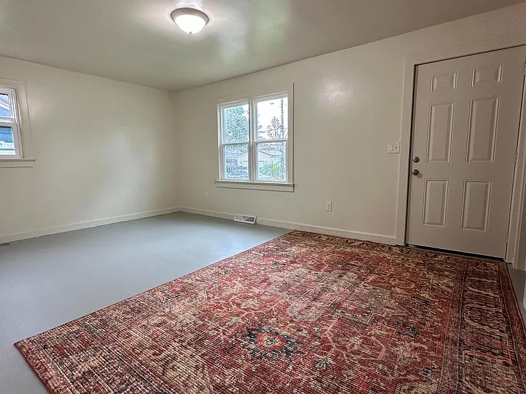 104 S Pearl St #S — Photo 4