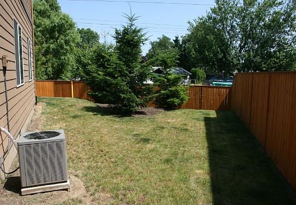 Large side yard