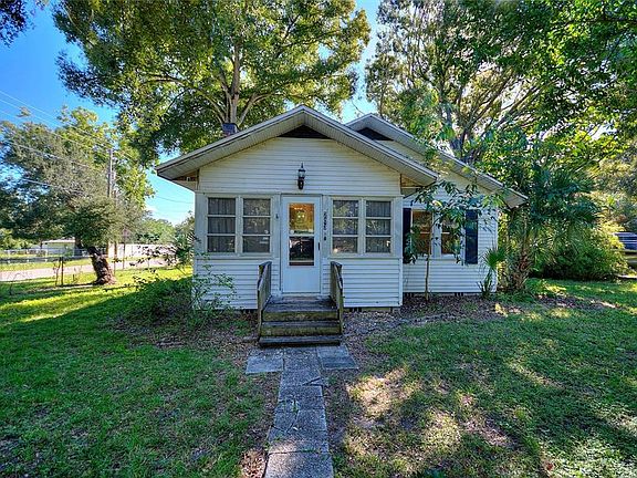 3rd image of 703 36TH STREET W