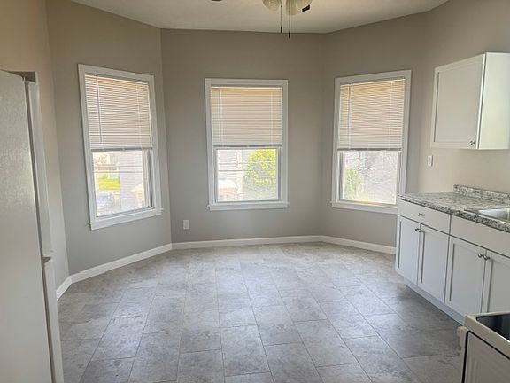 4th image of 286 Grove St #2F