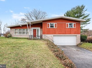 9 Berlin Ct, York, PA 17408