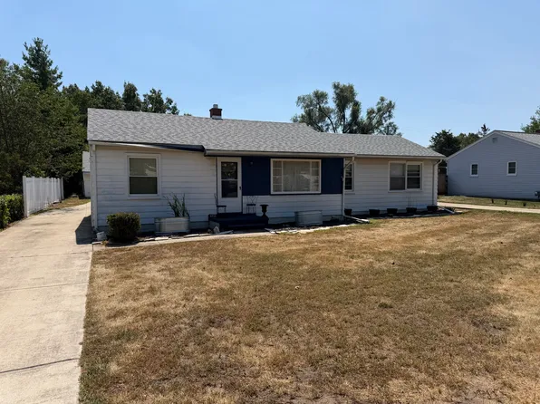 5718 Parkdale Dr, Shelby Township, MI 48317