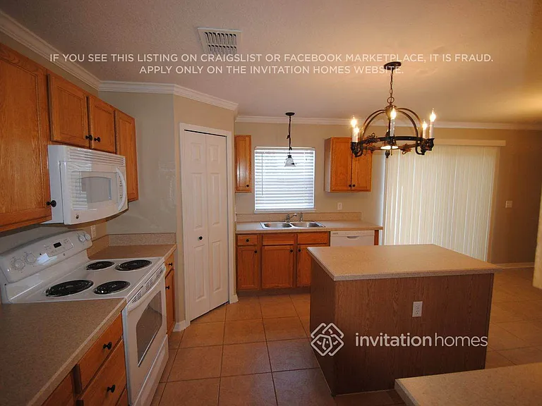 688 Red Pepper Loop — Photo 8