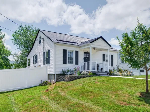 1445 W North St, Wytheville, VA 24382