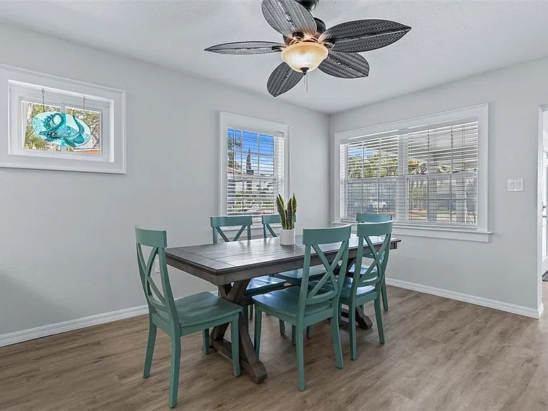711 Bayshore Dr — Photo 13