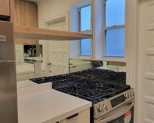 4th image of 6930 Byron Ave #106
