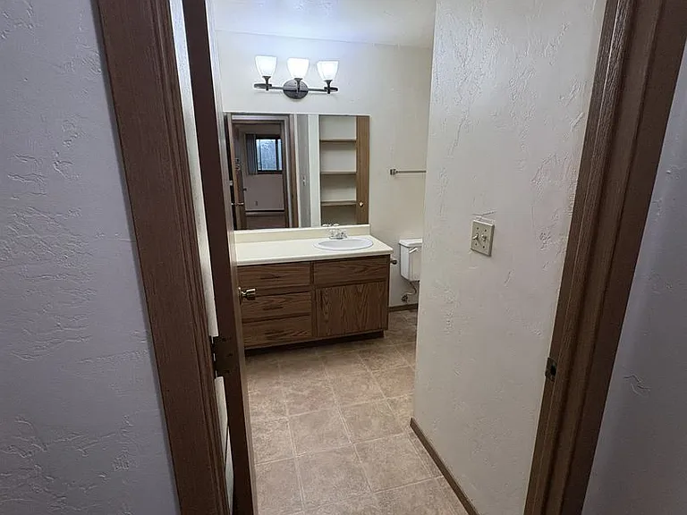 Make Lake Street Apartments YOUR Home!! — Photo 12