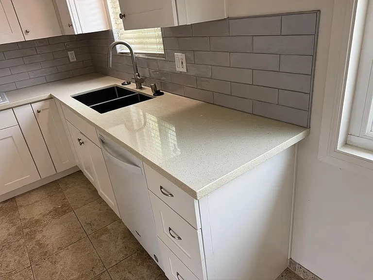 21015 Wood Ave #B — Photo 8