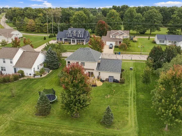 1407 Hickory Gate Dr, Marysville, OH 43040
