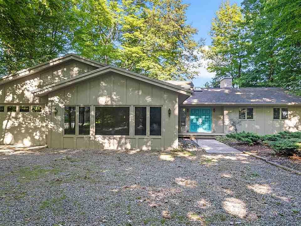 6272 N Northstar Dr, Omena, MI 49674 Zillow